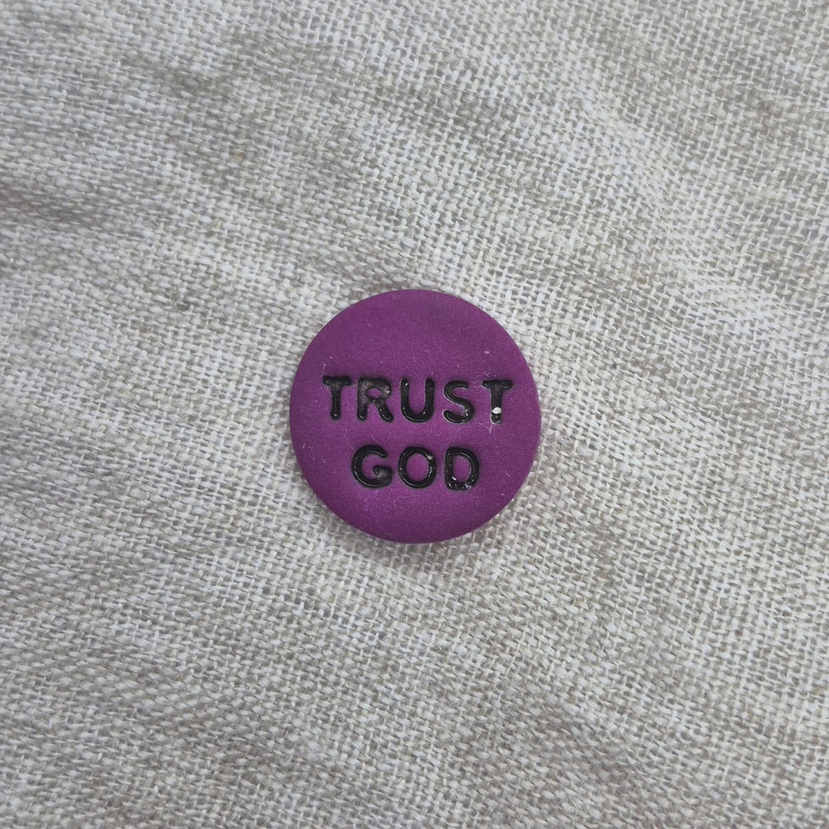 Kettingbedel: 'Trust God'