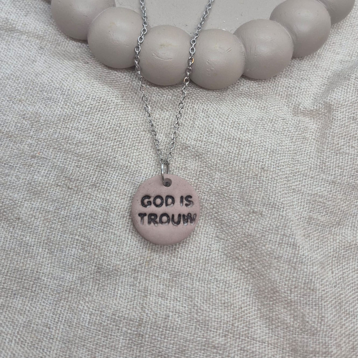 Kettingbedel: 'God is Trouw'