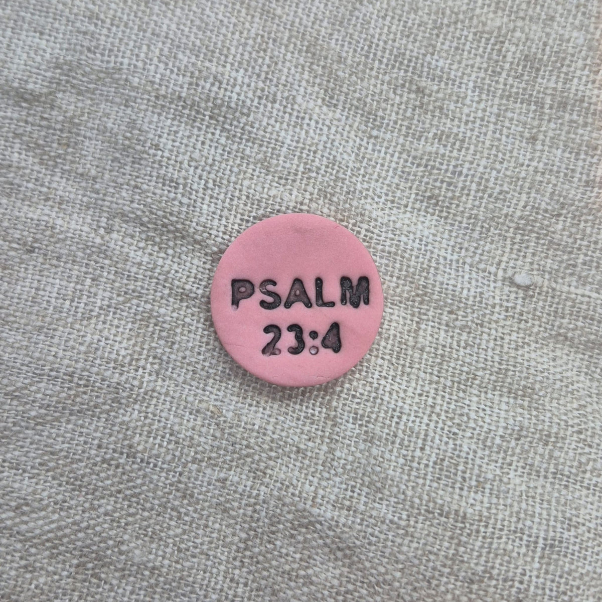 Kettingbedel: 'Psalm 23:4'